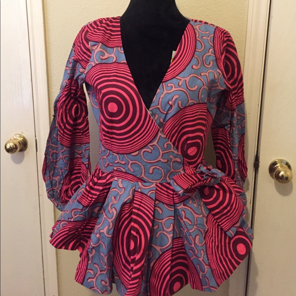 Wrapping Peplum top long puff sleeves